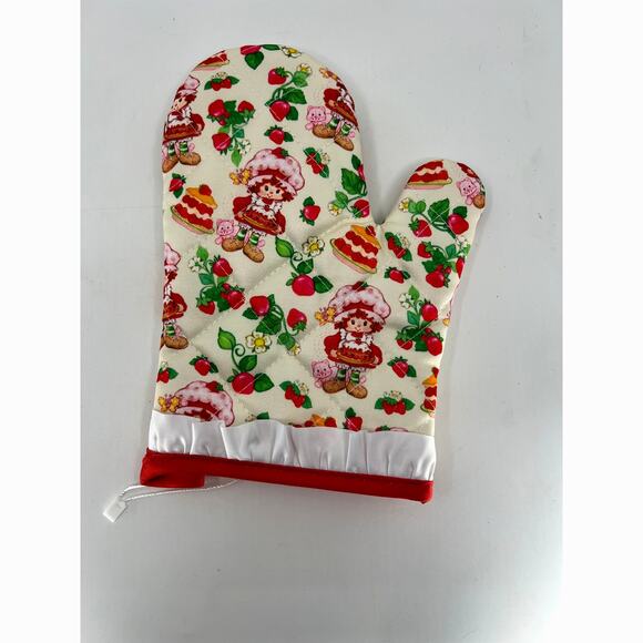 Strawberry Shortcake Oven Mitt Kitchen Heat Resistant Cook New Girl Retro Gift - Picture 1 of 3